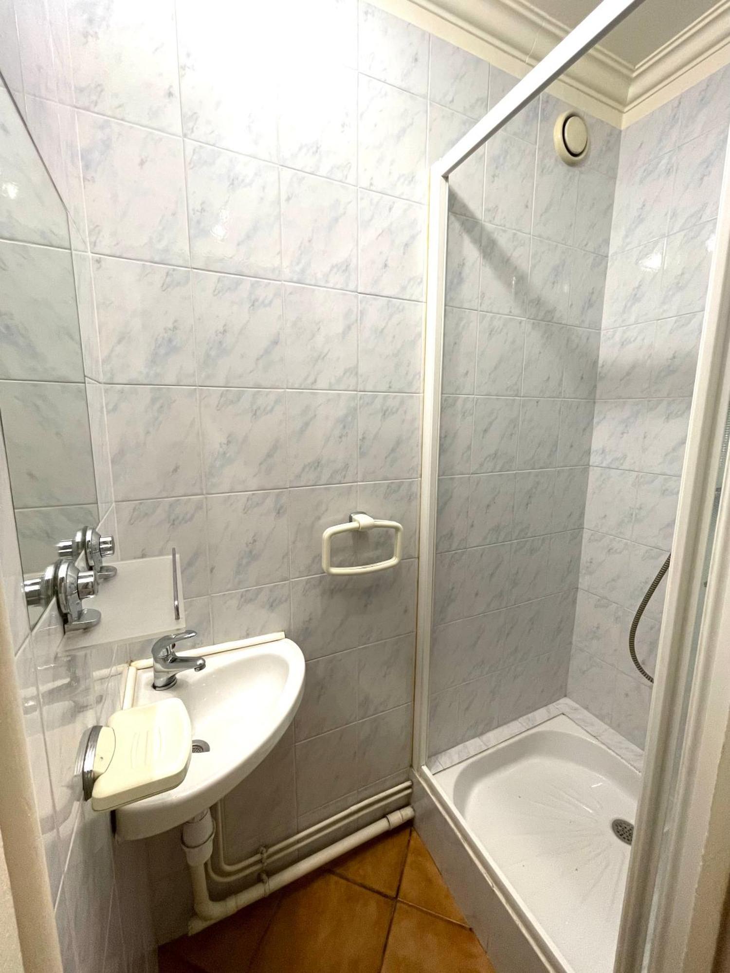 Chambre Privee En Colocation Dans Un Appartement Vaulx En Velin Centre Zewnętrze zdjęcie